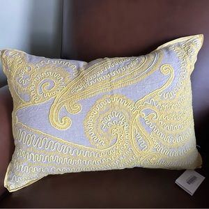 NWT Retired Company C Pillow
Stella Linen Lumbar Pillow